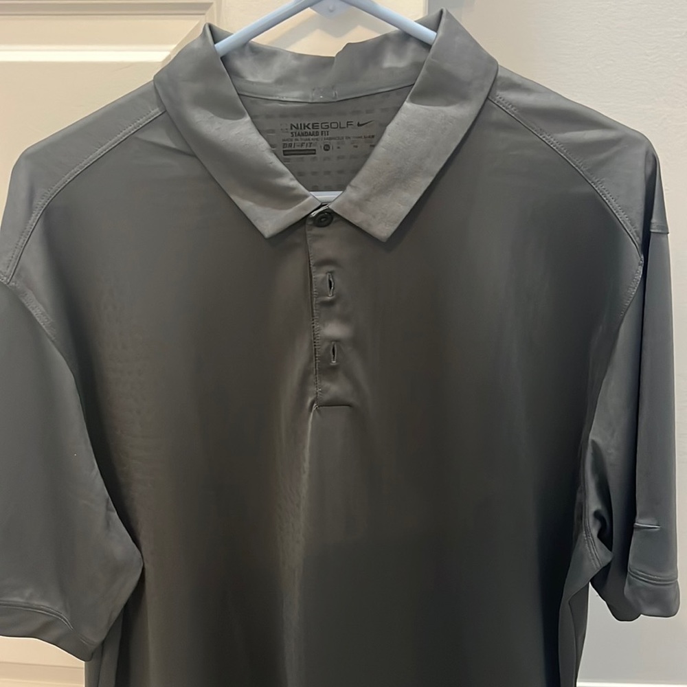 Men’s textured gray Nike Polo with logo on sleeve